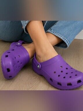 Crocs Classic Clog Purple Lavender Slip On Comfort Shoes Women’s 6 Men’s 4